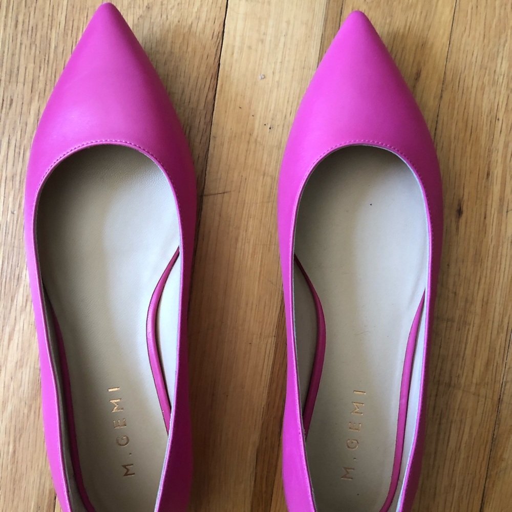 M. Gemi pointed toe flats